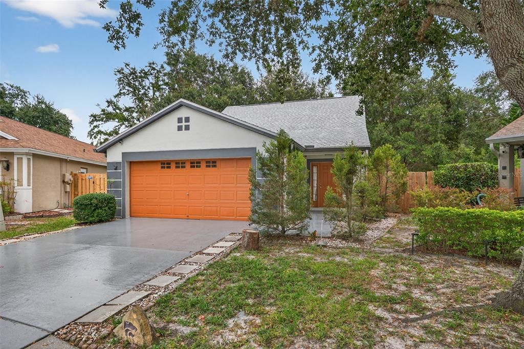 Attached, Exterior, Facade, Ranch