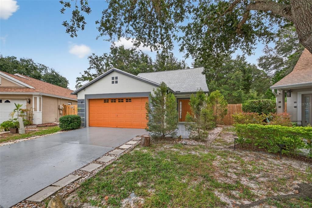 Attached, Exterior, Facade, Ranch
