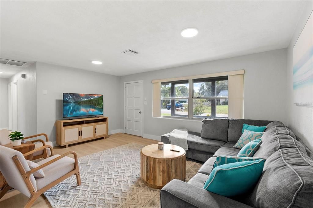 Interior, Living room, Recessed Lighting, Wood Texture Flooring