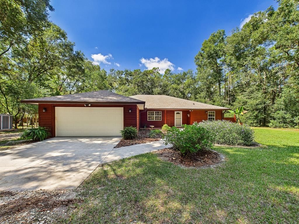 Attached, Backyard, Exterior, Facade, Brick Facade, Ranch