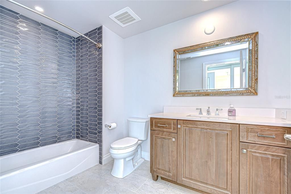 Bathroom, Interior, Recessed Lighting