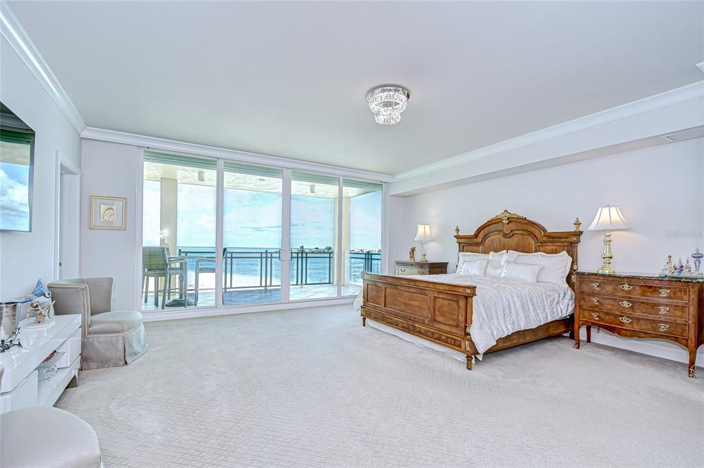 Bedroom, Interior, Water