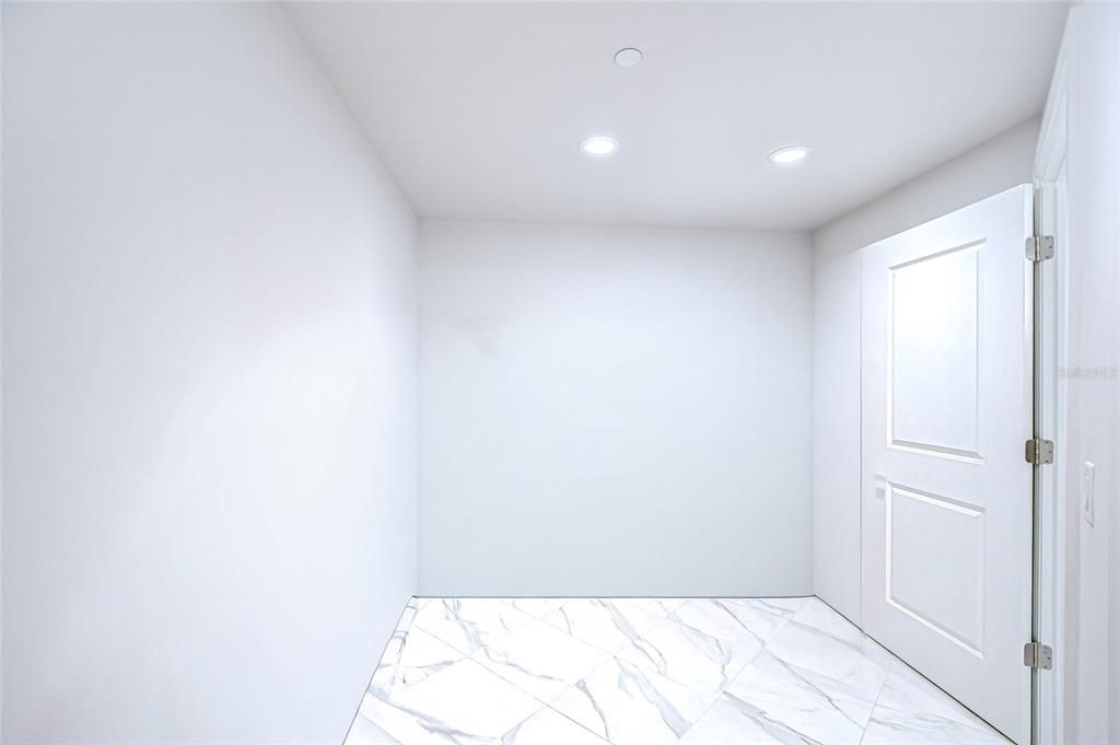 Empty room, Interior, Marble, Recessed Lighting