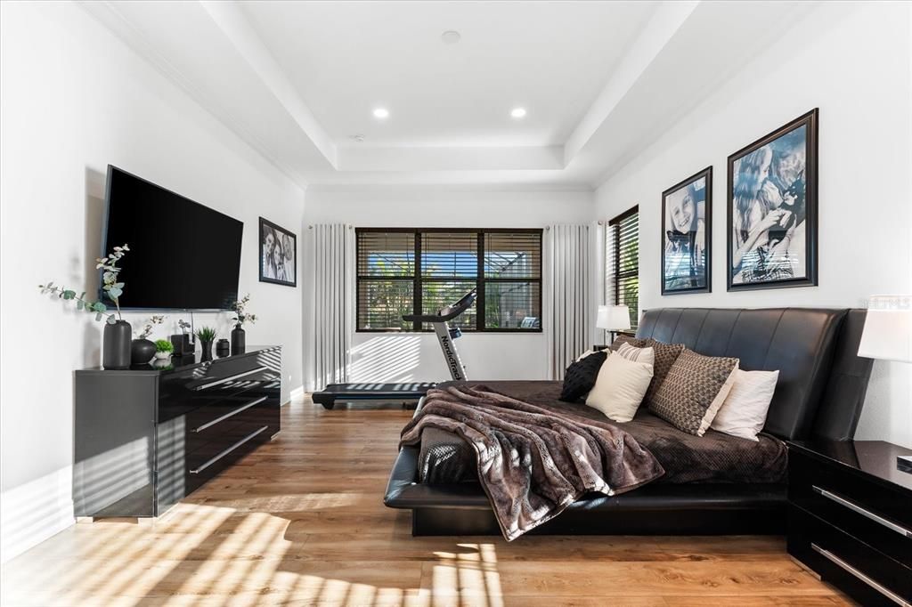 Bedroom, Fitness Equipment, Interior, Recessed Lighting, Wood Texture Flooring