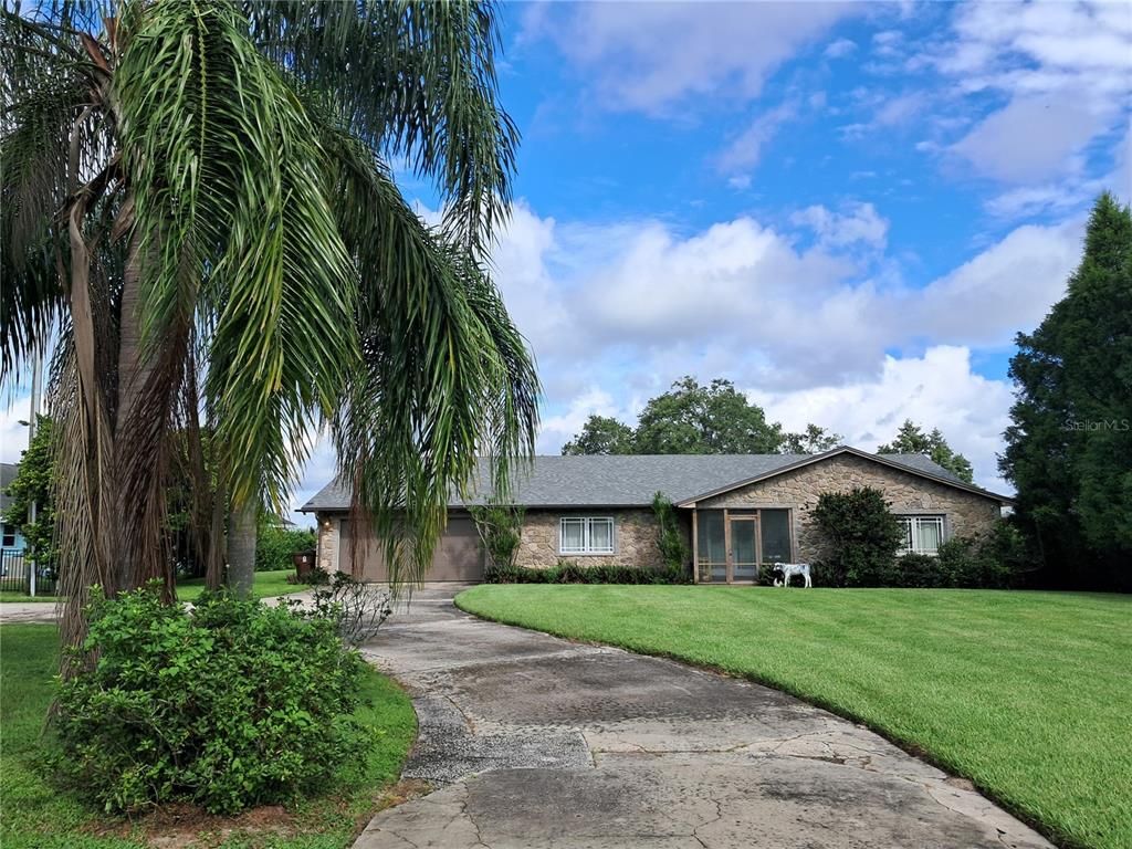 Backyard, Exterior, Facade, Brick Facade, Ranch