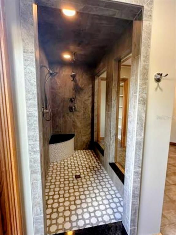 Bathroom, Interior, Recessed Lighting