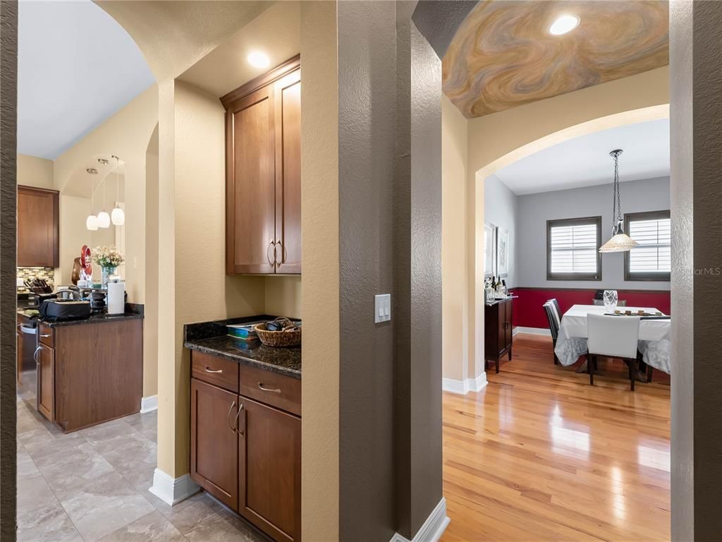 Dining room, Interior, Living room, Pendant Lights, Recessed Lighting, Wooden Ceilings, Wood Texture Flooring