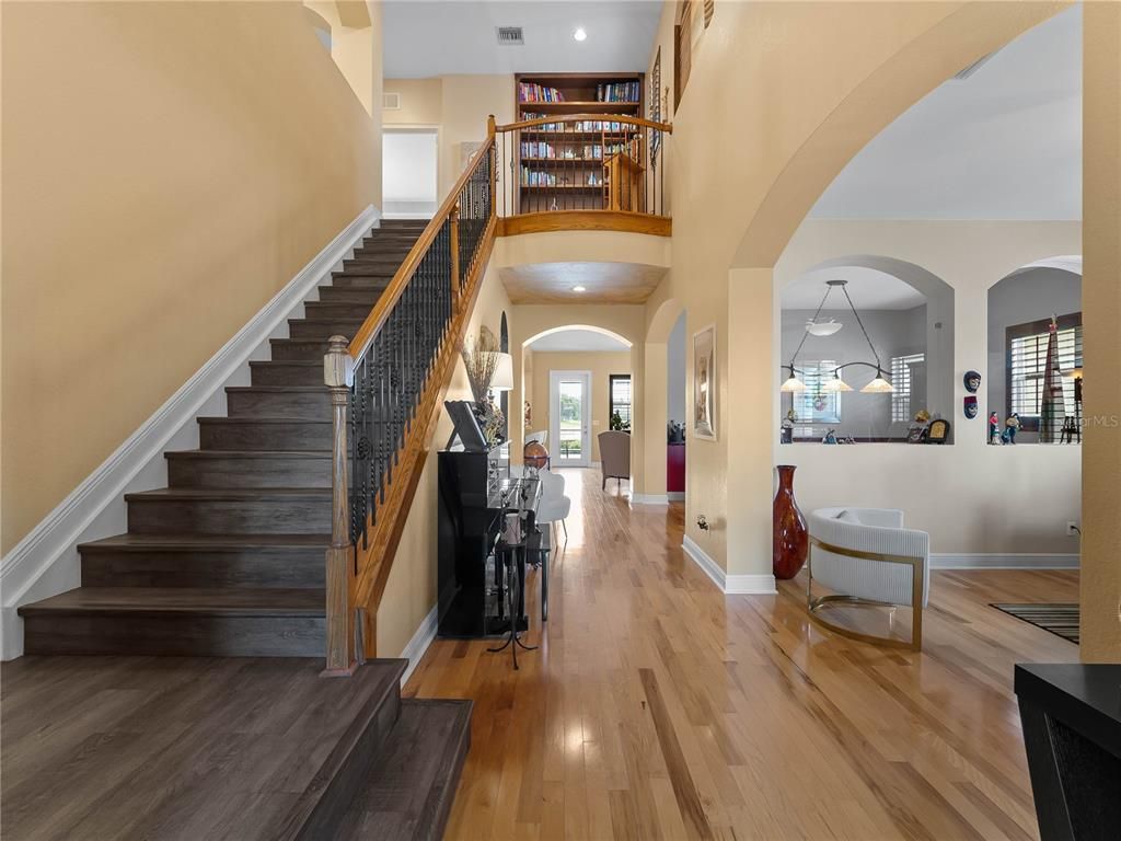 Interior, Pendant Lights, Recessed Lighting, Wood Texture Flooring