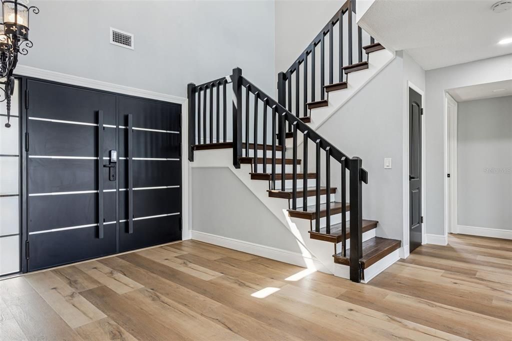 Interior, Recessed Lighting, Wood Texture Flooring