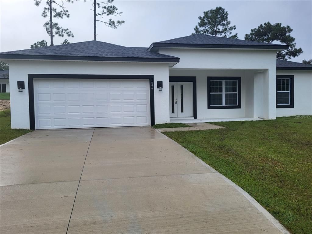 Attached, Exterior, Facade, Ranch