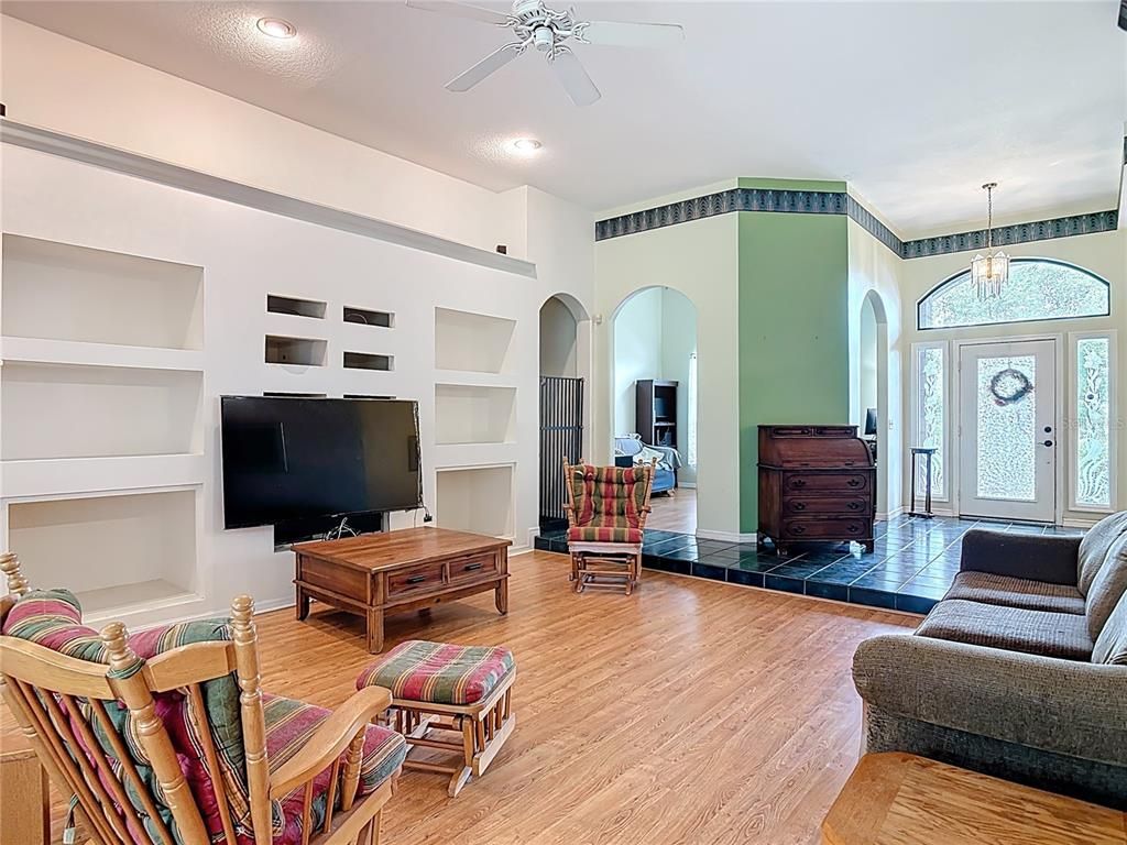 Interior, Living room, Pendant Lights, Recessed Lighting, Wood Texture Flooring