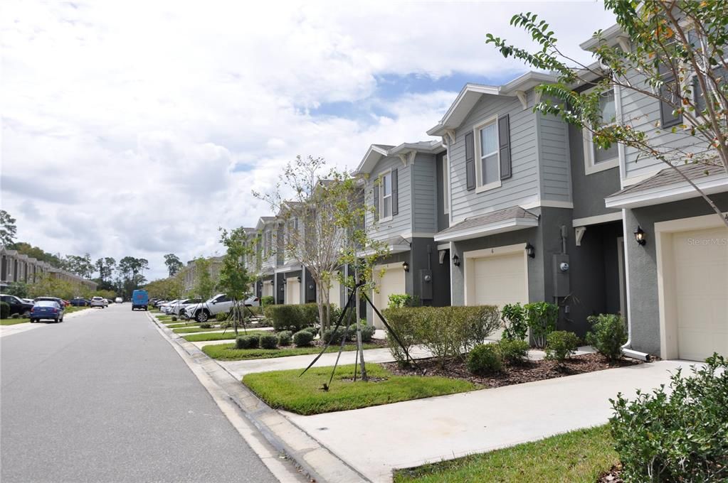 Attached, Exterior, Facade, Rowhouse