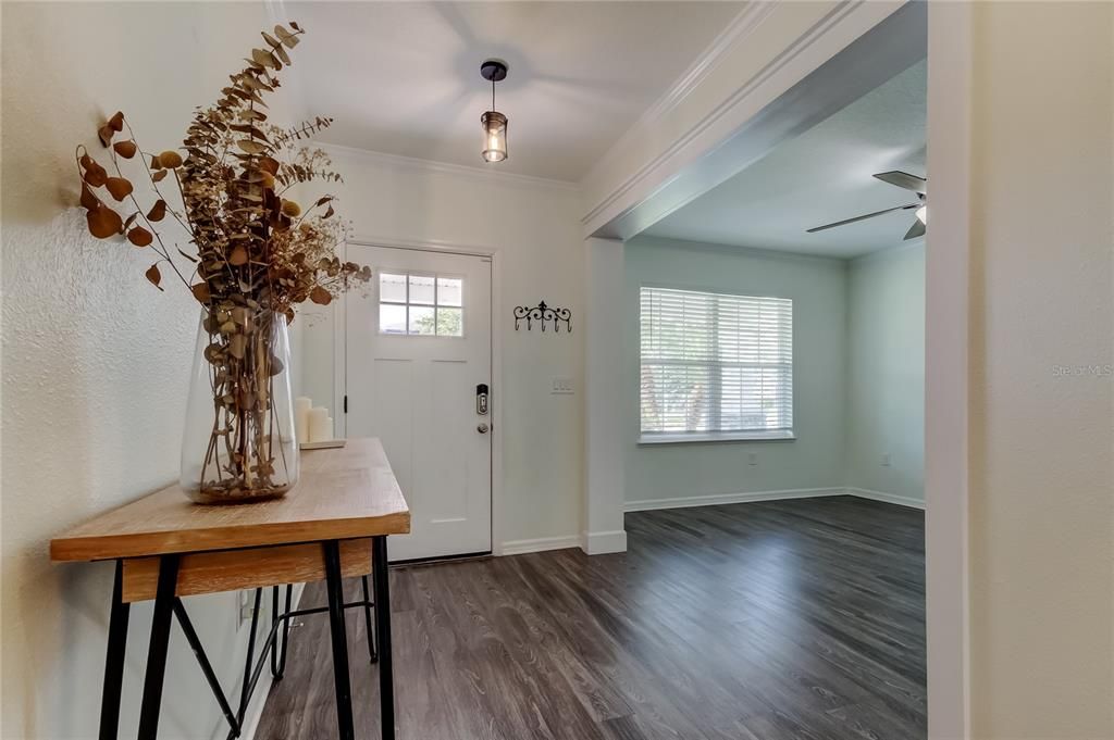 Interior, Pendant Lights, Wood Texture Flooring