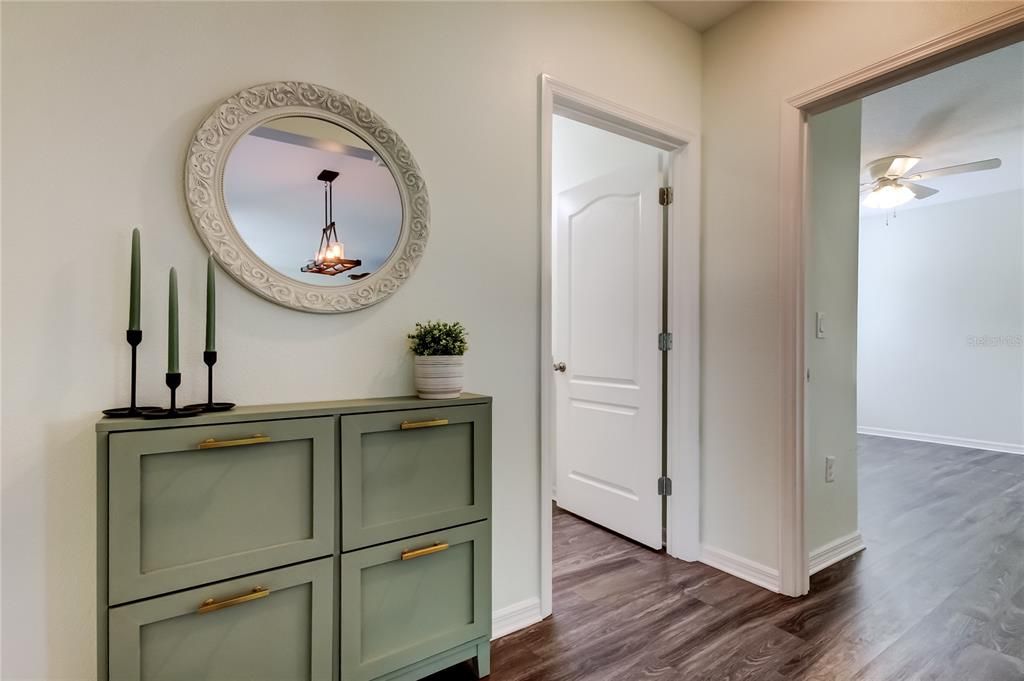 Interior, Pendant Lights, Wood Texture Flooring