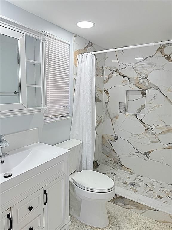 Bathroom, Interior, Marble Walls, Recessed Lighting