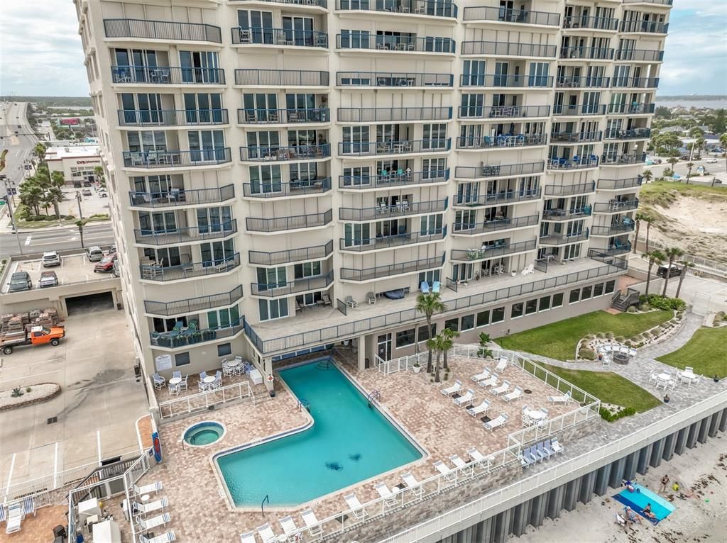 Exterior, Pool