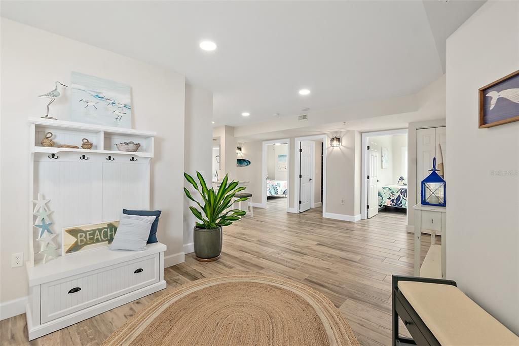 Interior, Recessed Lighting, Wood Texture Flooring