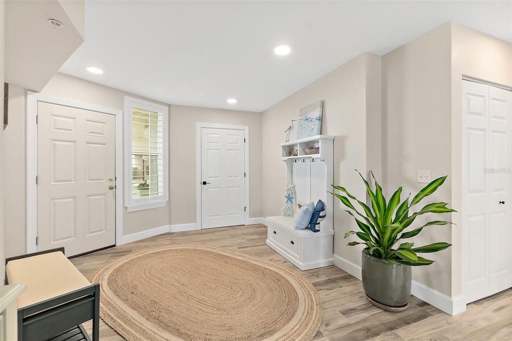Interior, Recessed Lighting, Wood Texture Flooring
