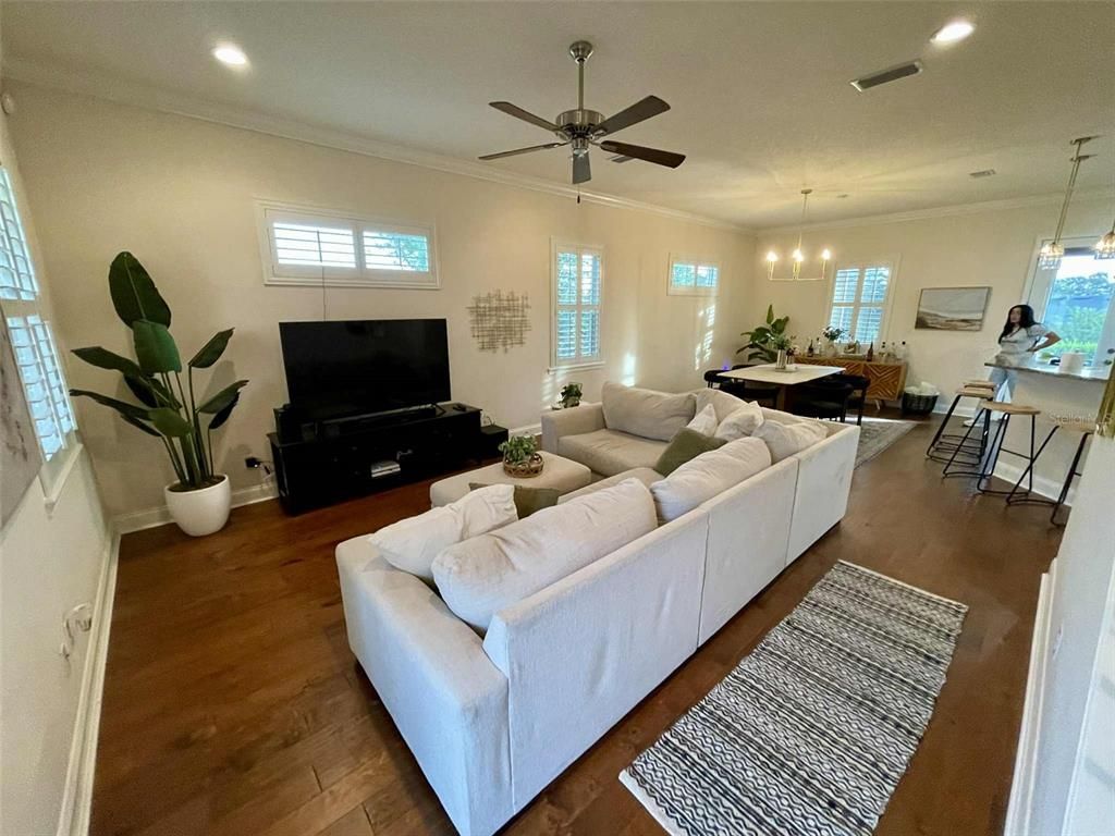 Dining room, Interior, Living room, Pendant Lights, Recessed Lighting, Wood Texture Flooring