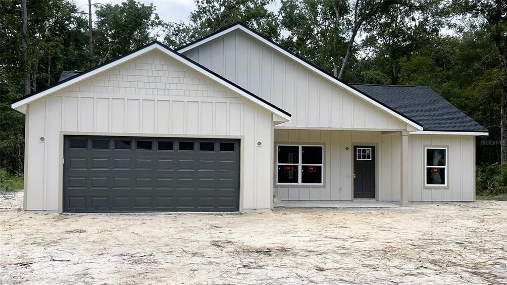 Attached, Exterior, Facade, Farmhouse
