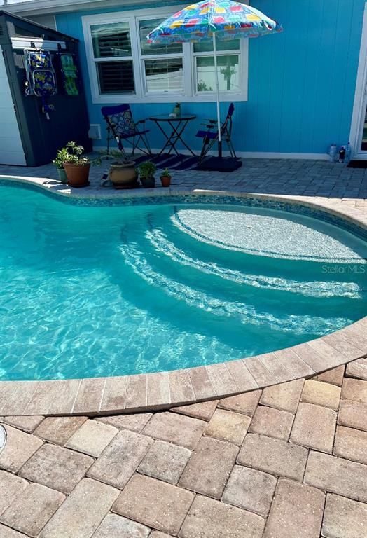 Exterior, Pool