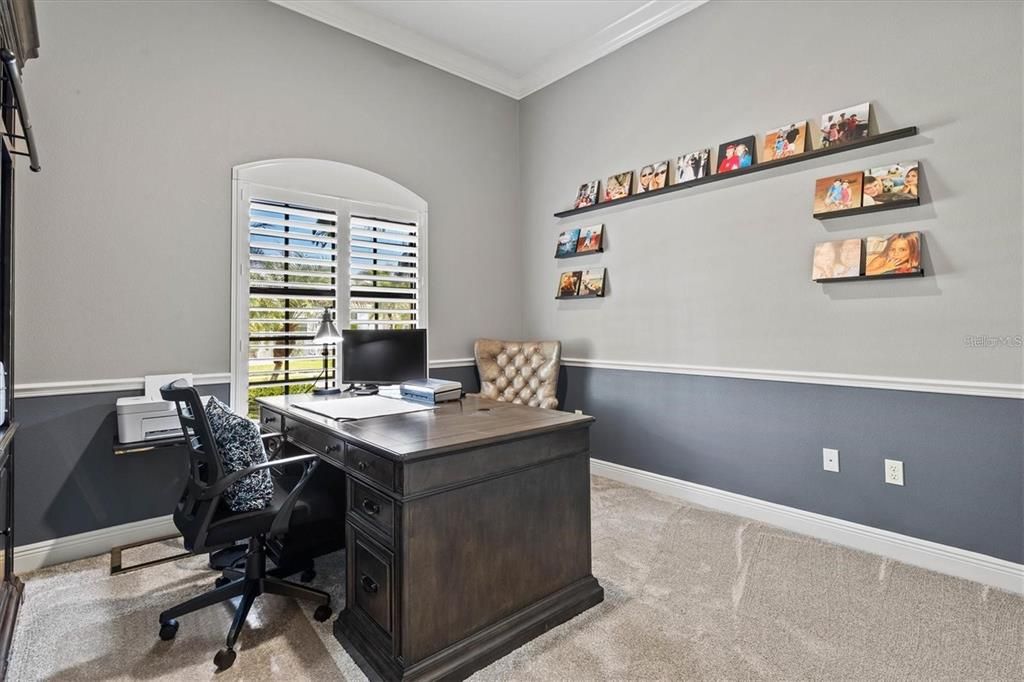 Home Office, Interior