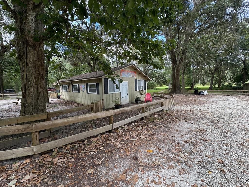 Backyard, Exterior