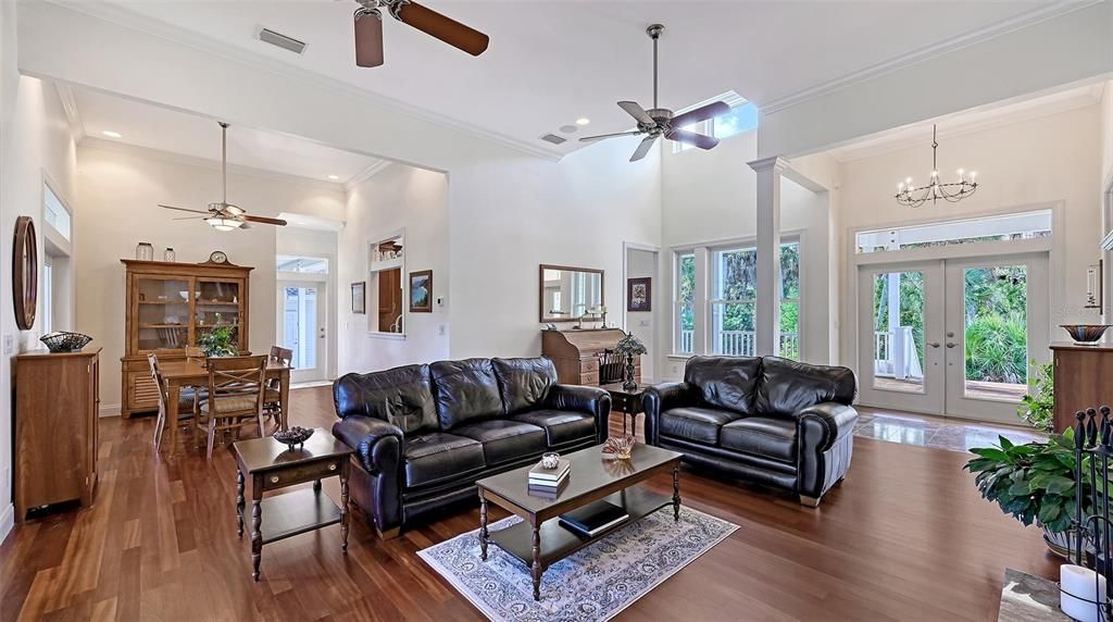 Chandelier, Dining room, Interior, Living room, Recessed Lighting, Wood Texture Flooring