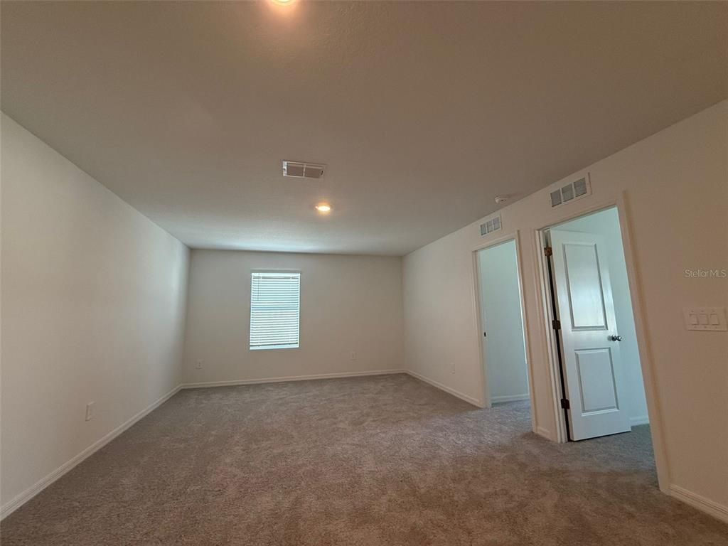 Empty room, Interior, Recessed Lighting, Washer