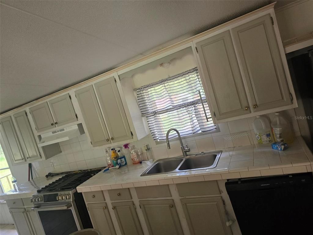 Interior, Kitchen, Tile Countertops