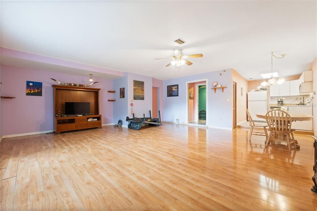 Chandelier, Dining room, Interior, Kitchen, Wood Texture Flooring