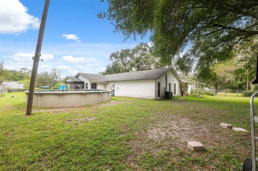 Backyard, Exterior