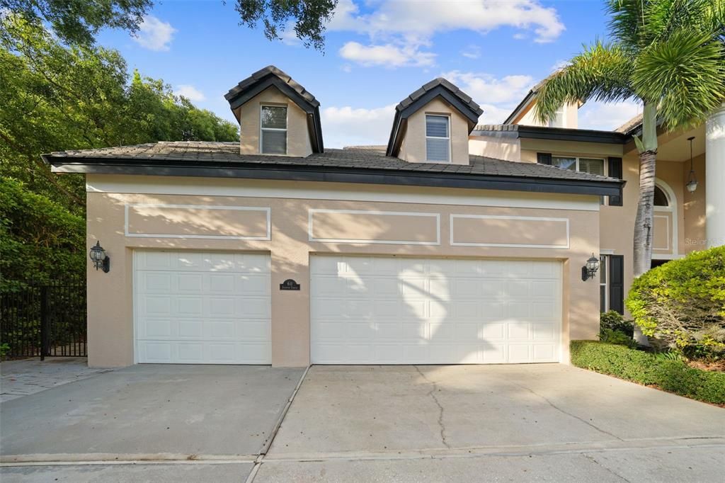 Attached, Exterior, Facade, Modern