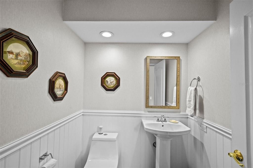 Bathroom, Interior, Recessed Lighting