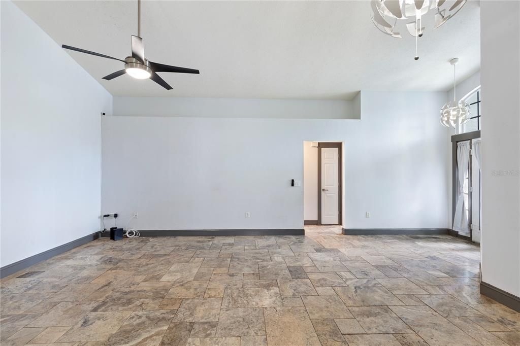 Empty room, Interior, Pendant Lights