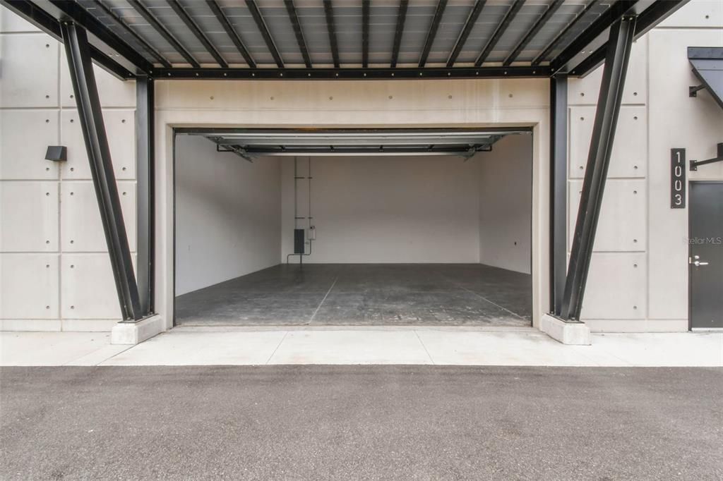 Garage, Interior