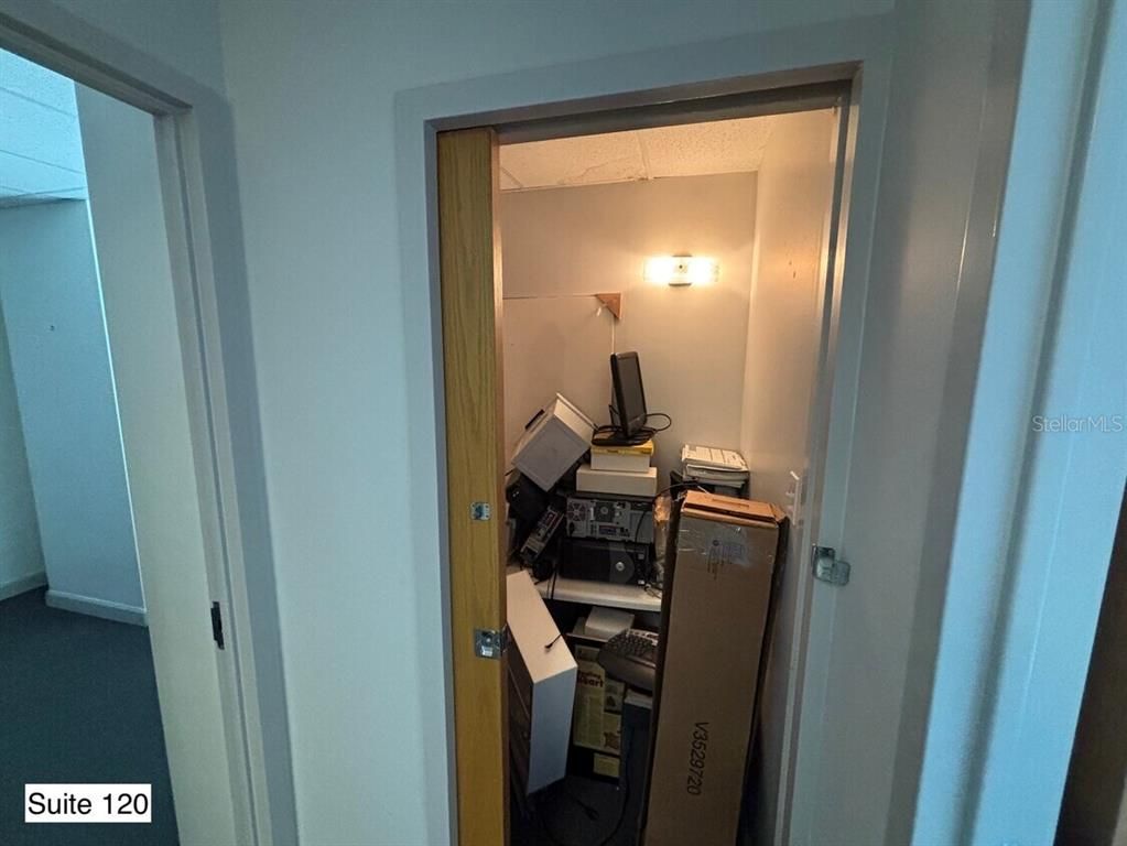 Home Office, Interior