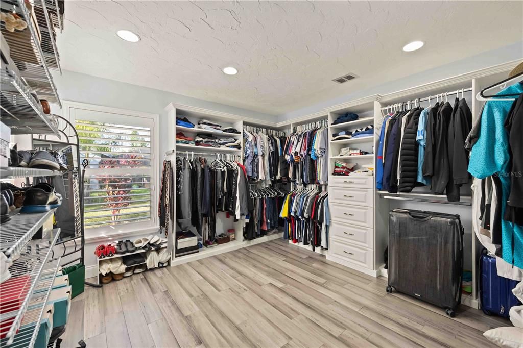 Interior, Recessed Lighting, Walk-in Closets, Wood Texture Flooring