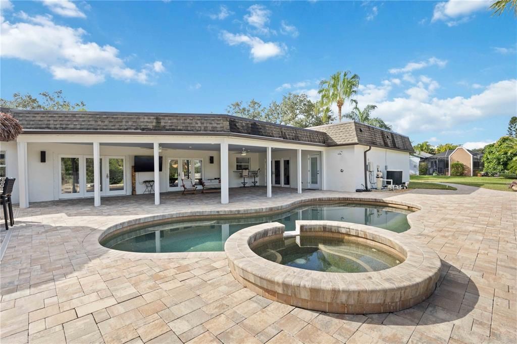 Exterior, Pool