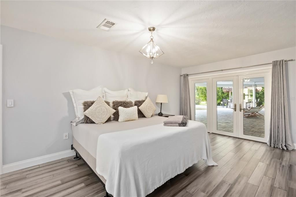 Bedroom, Interior, Pendant Lights, Wood Texture Flooring