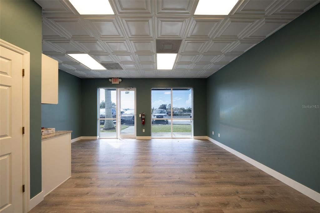 Empty room, Interior, Recessed Lighting, Wood Texture Flooring