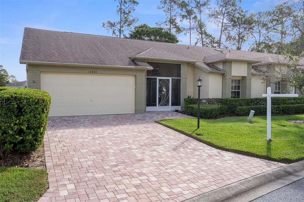 Attached, Exterior, Facade, Ranch