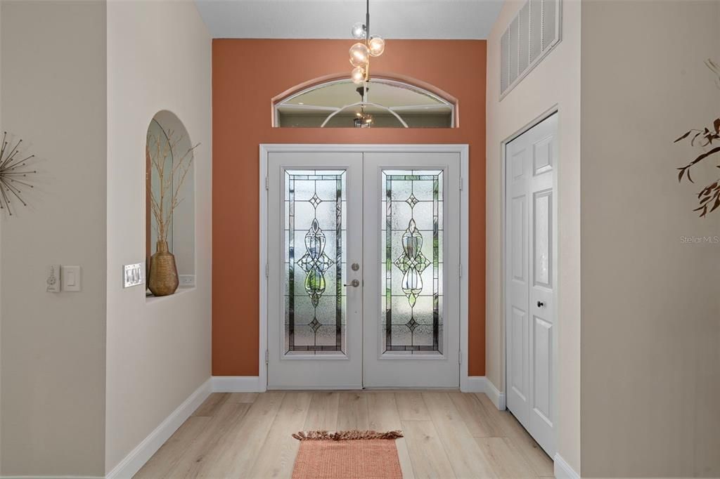 Interior, Pendant Lights, Wood Texture Flooring