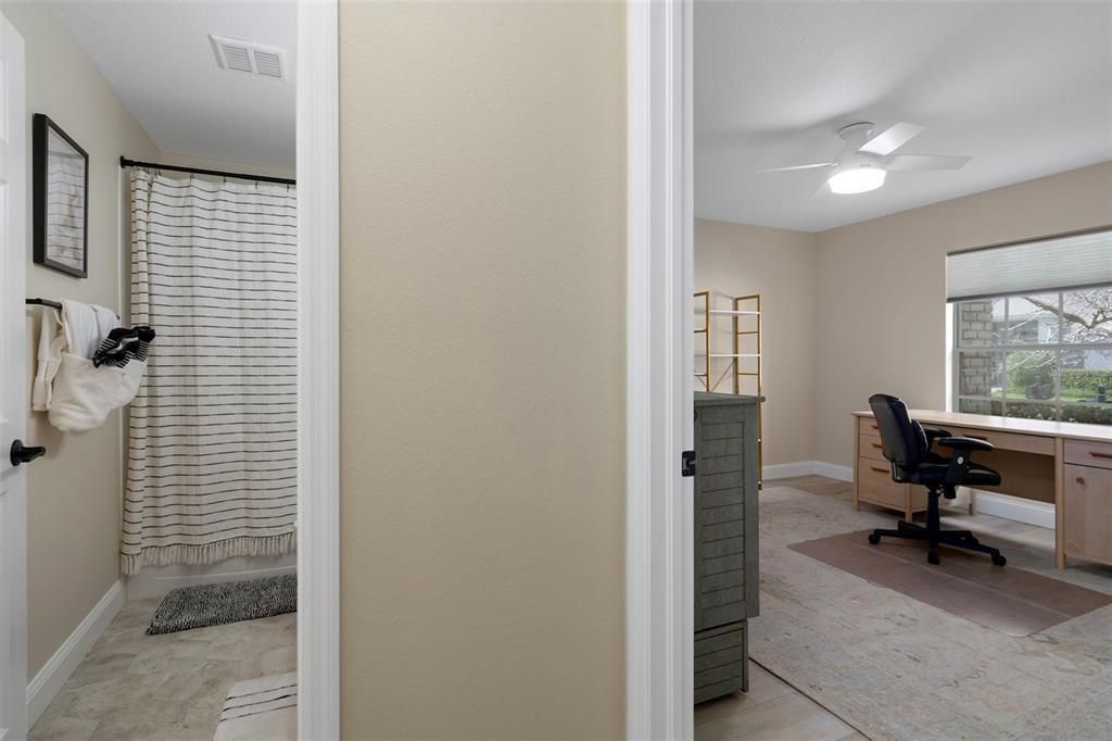 Home Office, Interior