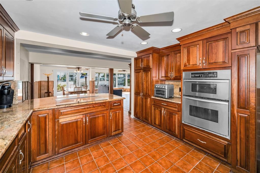 Dining room, Interior, Kitchen, Recessed Lighting