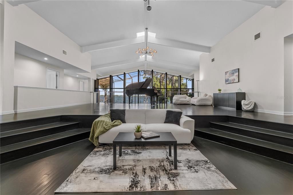 Interior, Living room, Pendant Lights, Piano, Recessed Lighting, Wood Texture Flooring