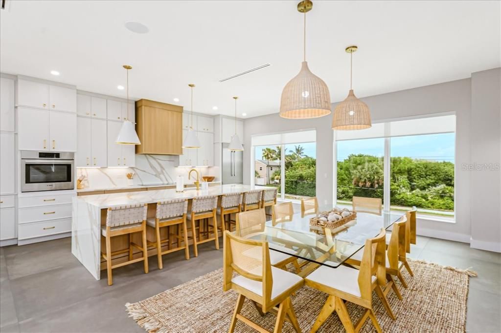 Dining room, Interior, Kitchen, Pendant Lights, Recessed Lighting, Stainless Steel Appliances