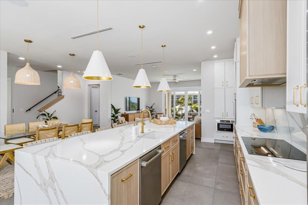 Dining room, Interior, Kitchen, Pendant Lights, Recessed Lighting, Stainless Steel Appliances