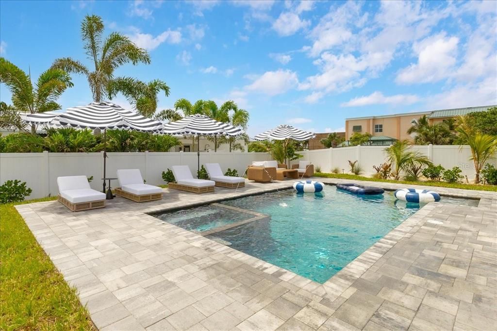 Exterior, Pool
