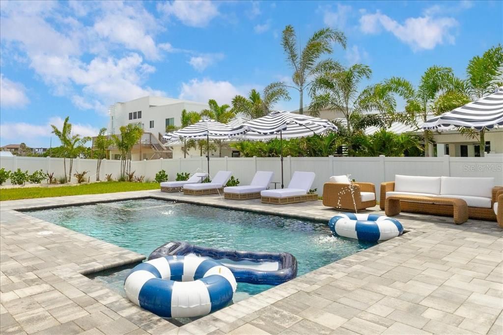 Exterior, Pool